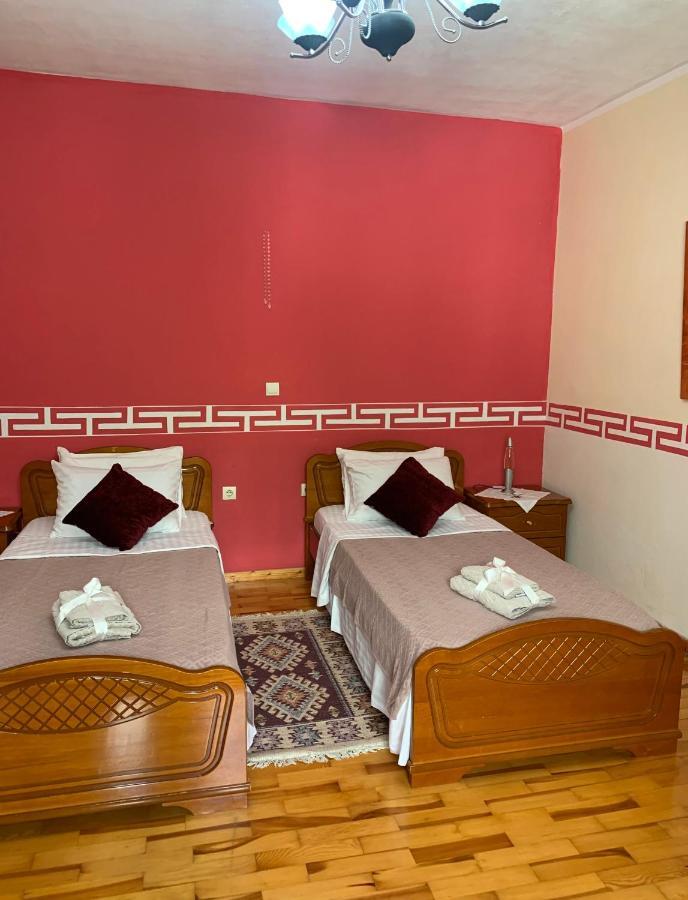 Christina'S House With 2 Bedrooms And Free Parking Gjirokastra Kültér fotó